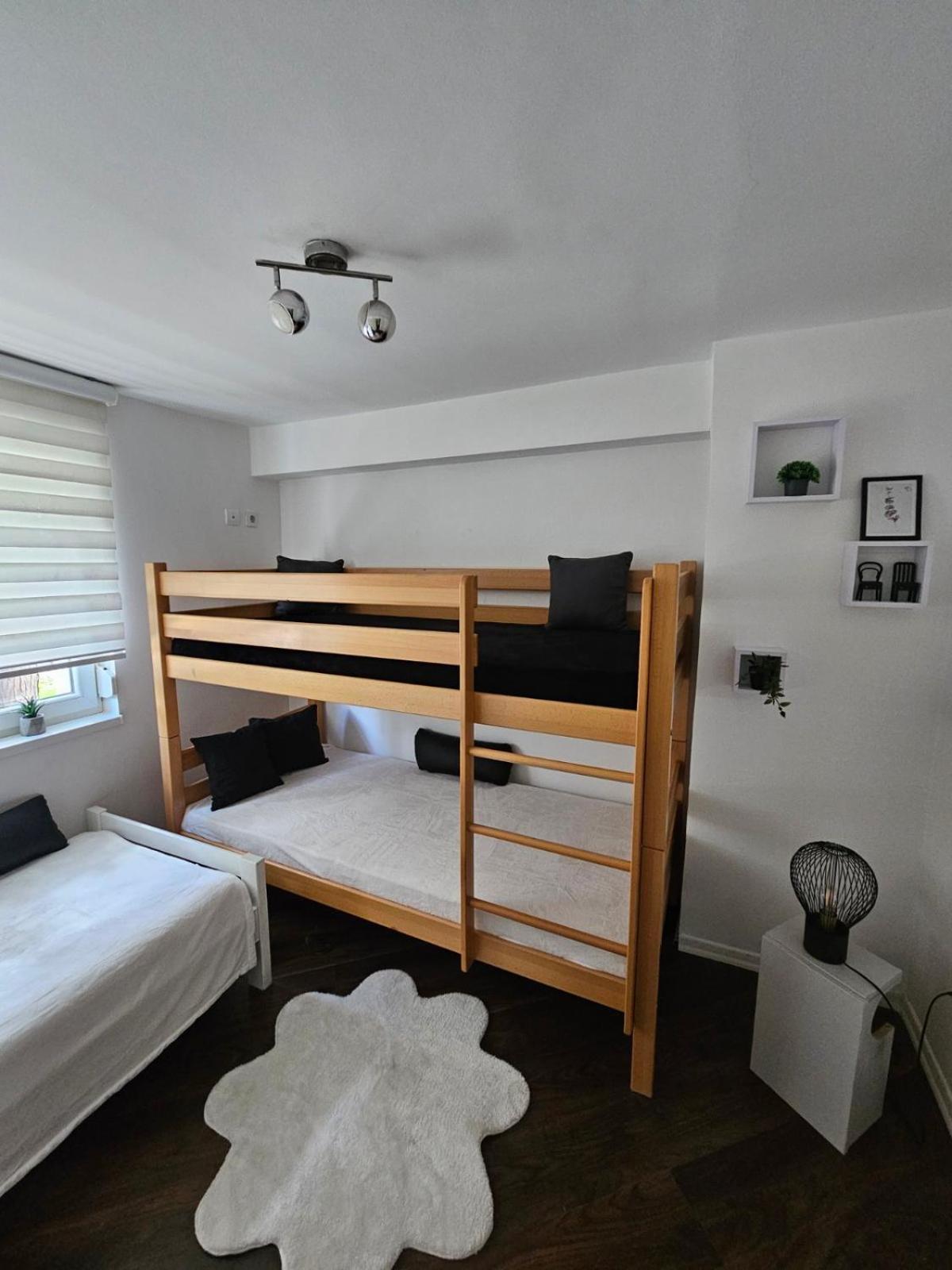 Apartman Daniela SJJ Exterior photo